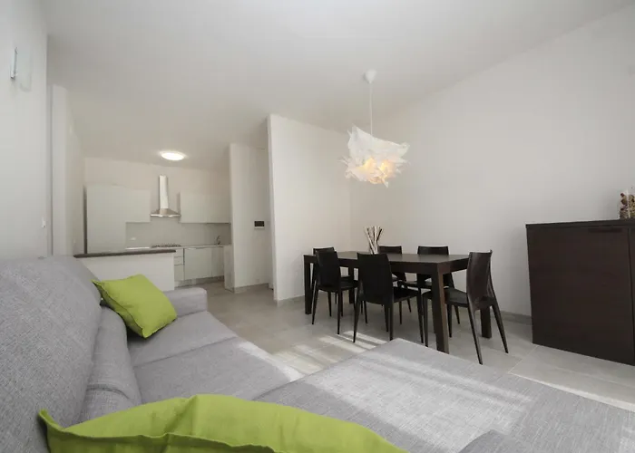 Appartement Casa Sandra-1 By Interhome